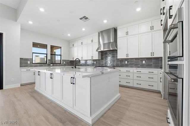 454 Carter House Way, Las Vegas, NV 89138