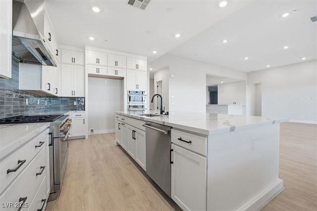 454 Carter House Way, Las Vegas, NV 89138