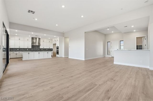 454 Carter House Way, Las Vegas, NV 89138