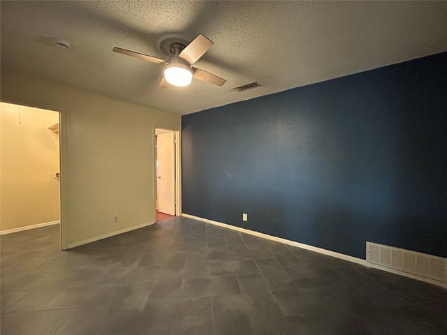 6409 Stardust Drive, Watauga, TX 76148