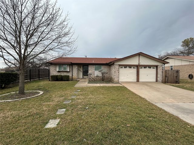 6409 Stardust Drive, Watauga, TX 76148