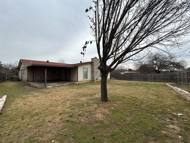 6409 Stardust Drive, Watauga, TX 76148