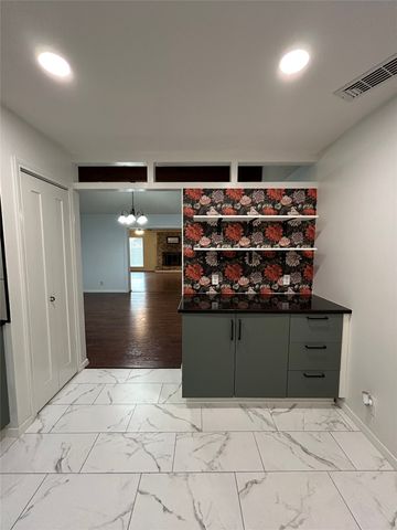 6409 Stardust Drive, Watauga, TX 76148