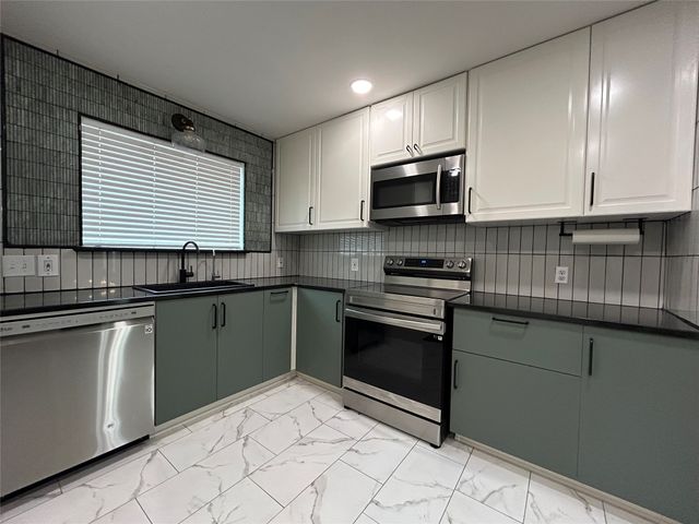 6409 Stardust Drive, Watauga, TX 76148