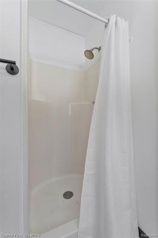 270 N Hurd Road, Ortonville, MI 48462