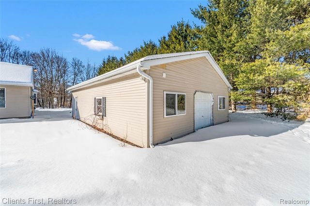 270 N Hurd Road, Ortonville, MI 48462