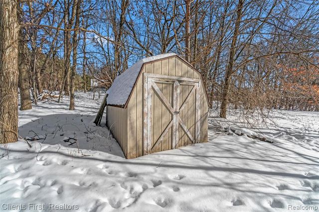 270 N Hurd Road, Ortonville, MI 48462