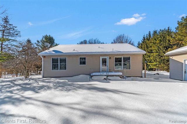 270 N Hurd Road, Ortonville, MI 48462