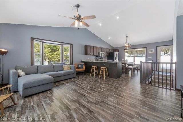 270 N Hurd Road, Ortonville, MI 48462