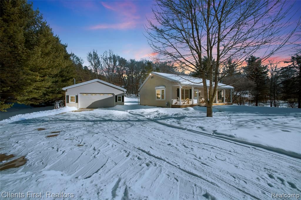270 N Hurd Road, Ortonville, MI 48462