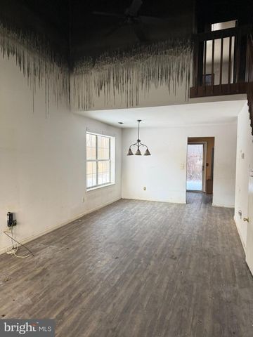 240 GRINDING WHEEL DR, Dover, DE 19904