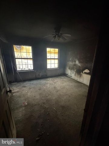 240 GRINDING WHEEL DR, Dover, DE 19904