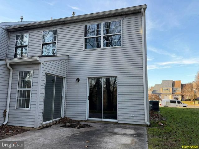 240 GRINDING WHEEL DR, Dover, DE 19904