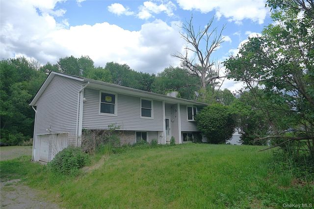 17 Roosevelt Road, Hyde Park, NY 12538