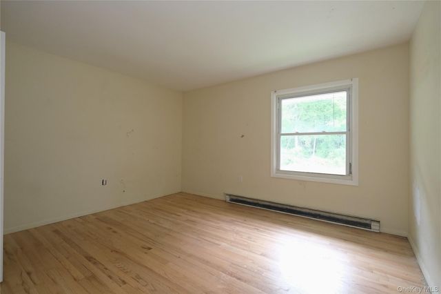 17 Roosevelt Road, Hyde Park, NY 12538