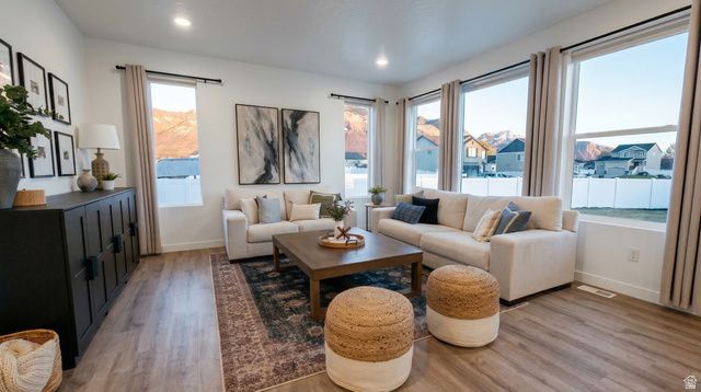 215 E MONTGOMERY LN, North Ogden, UT 84414