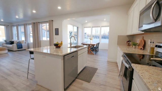 215 E MONTGOMERY LN, North Ogden, UT 84414