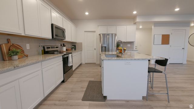 215 E MONTGOMERY LN, North Ogden, UT 84414
