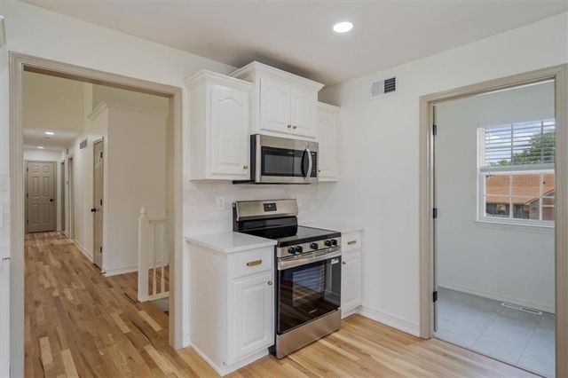 362 SW Chatham Place, Lee's Summit, MO 64082