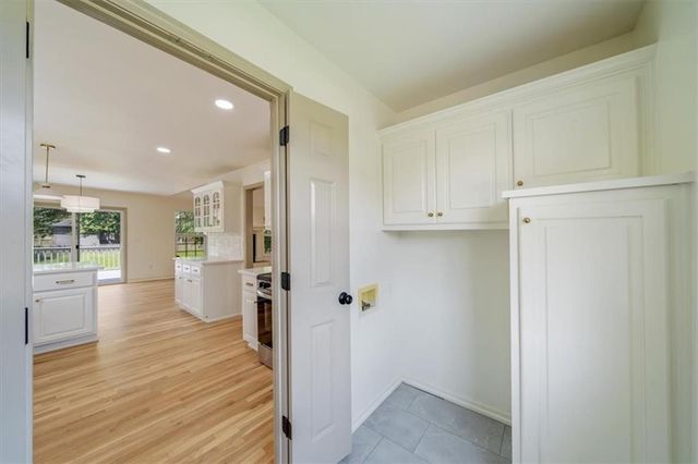 362 SW Chatham Place, Lee's Summit, MO 64082