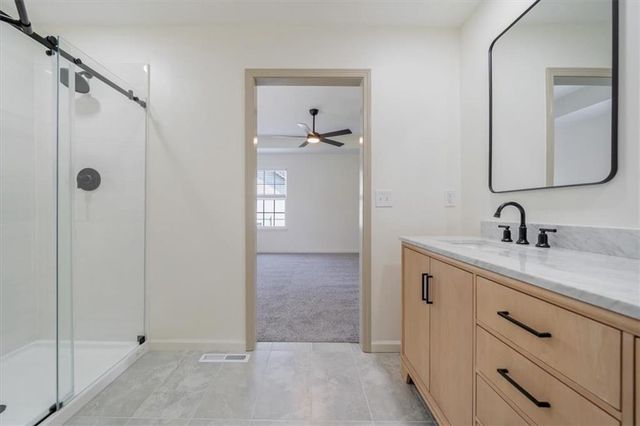 362 SW Chatham Place, Lee's Summit, MO 64082