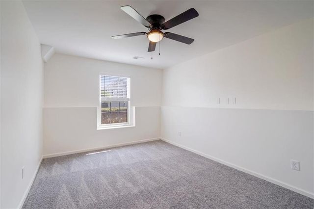 362 SW Chatham Place, Lee's Summit, MO 64082