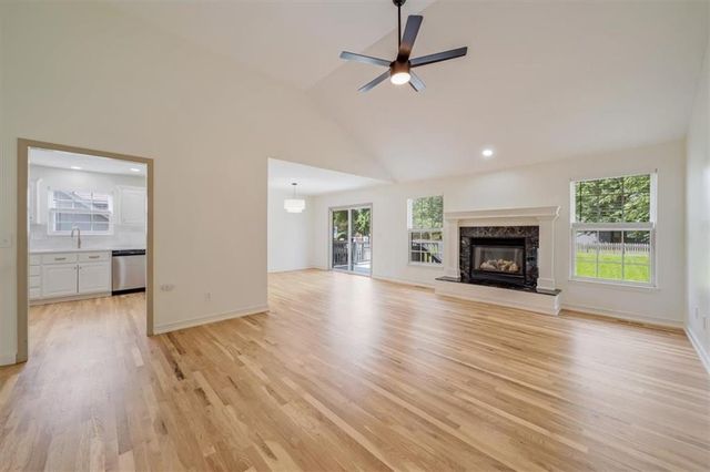 362 SW Chatham Place, Lee's Summit, MO 64082