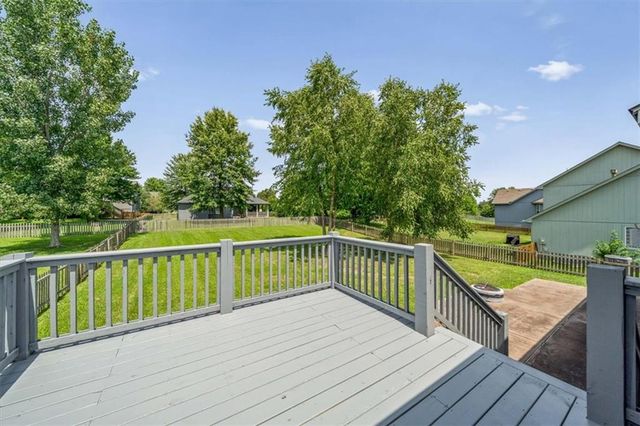 362 SW Chatham Place, Lee's Summit, MO 64082