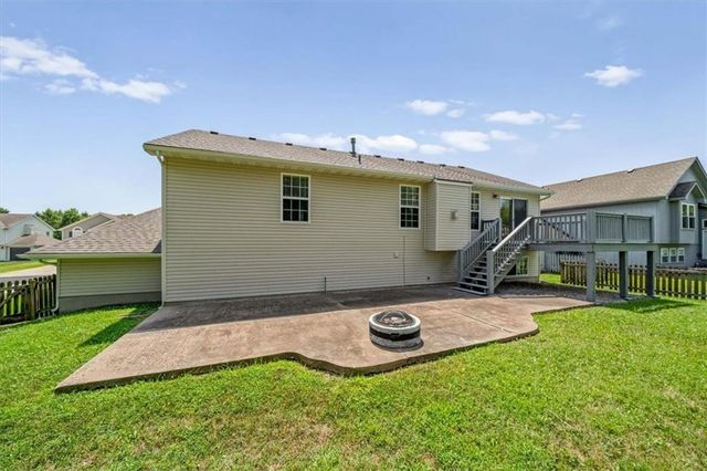 362 SW Chatham Place, Lee's Summit, MO 64082