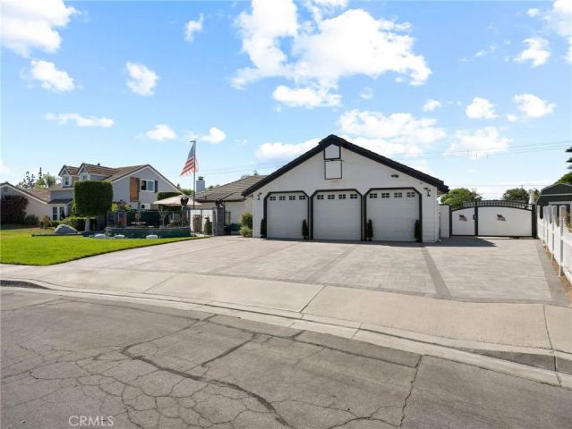 16740 Oak Burl, Yorba Linda, CA 92886
