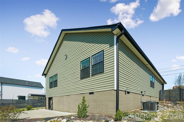 1709 N New Hope Road, Gastonia, NC 28054