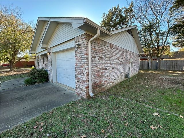 1505 N OSWEGO, Russellville, AR 72801