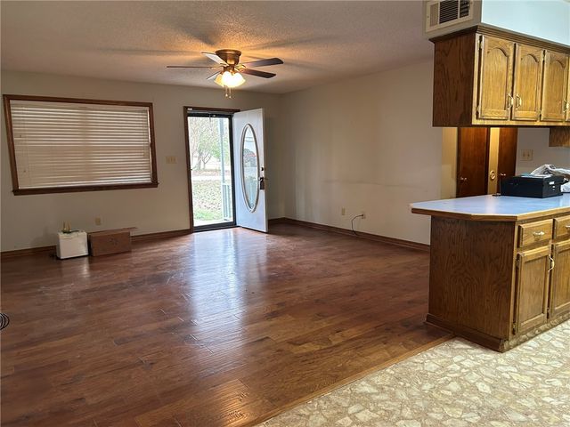 1505 N OSWEGO, Russellville, AR 72801