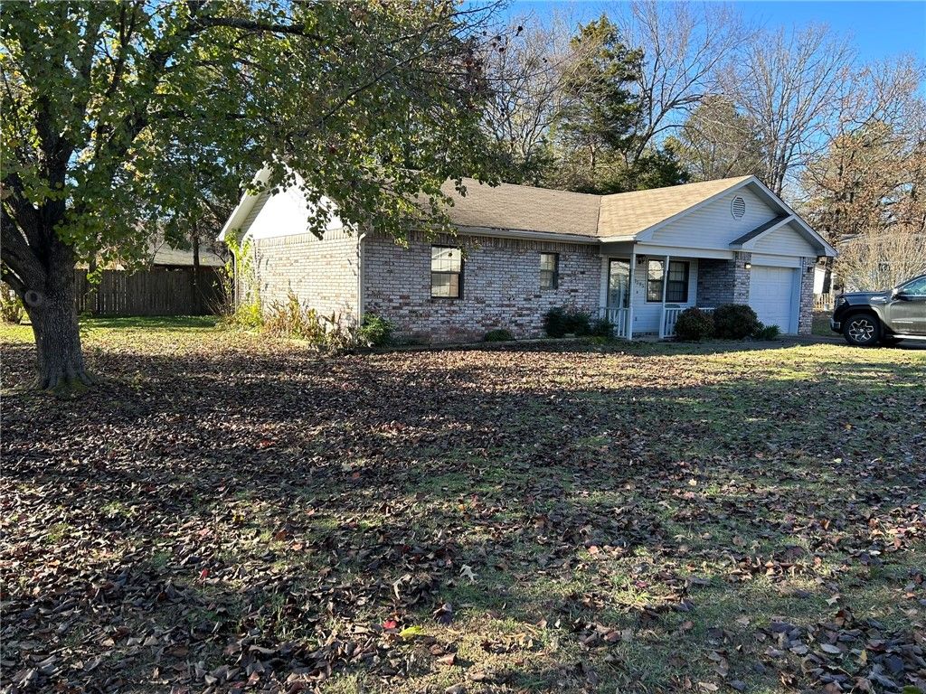 1505 N OSWEGO, Russellville, AR 72801