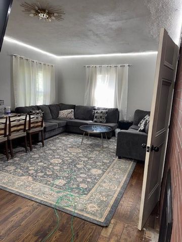 138 S Terrace Avenue, Liberty, MO 64068