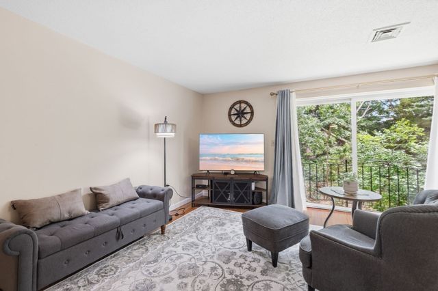 181 Littleton Rd 212, Chelmsford, MA 01824