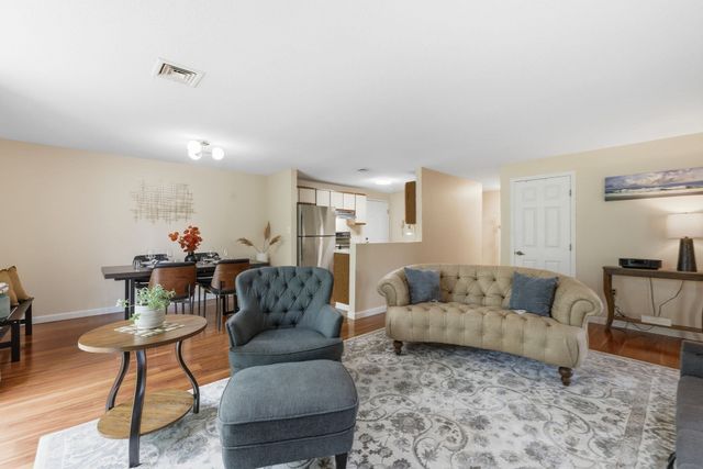 181 Littleton Rd 212, Chelmsford, MA 01824