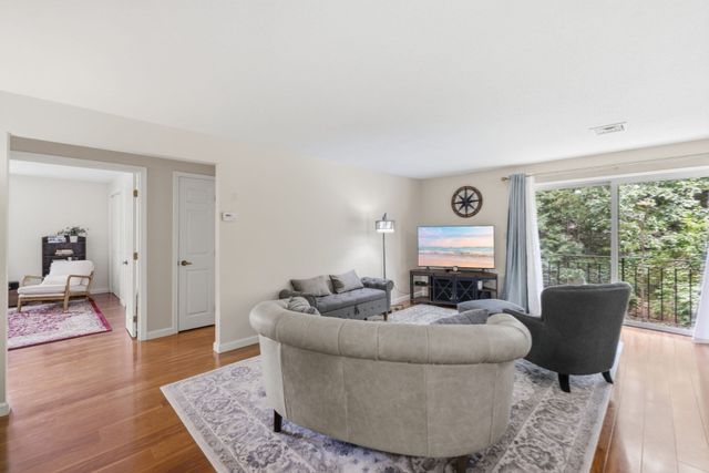 181 Littleton Rd 212, Chelmsford, MA 01824