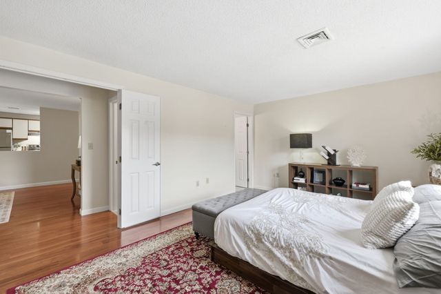 181 Littleton Rd 212, Chelmsford, MA 01824
