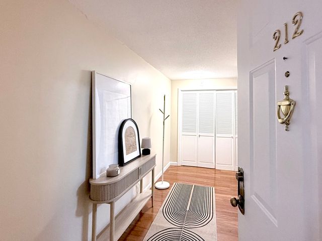 181 Littleton Rd 212, Chelmsford, MA 01824