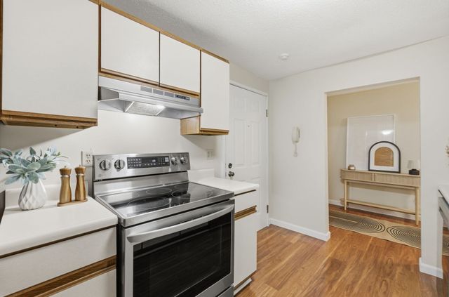 181 Littleton Rd 212, Chelmsford, MA 01824