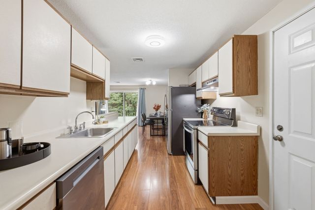 181 Littleton Rd 212, Chelmsford, MA 01824