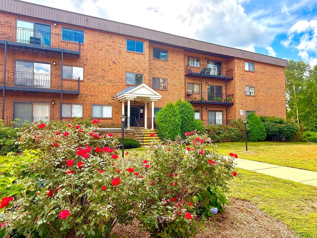 181 Littleton Rd 212, Chelmsford, MA 01824