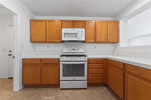 2804 Apolena, Palmdale, CA 93550