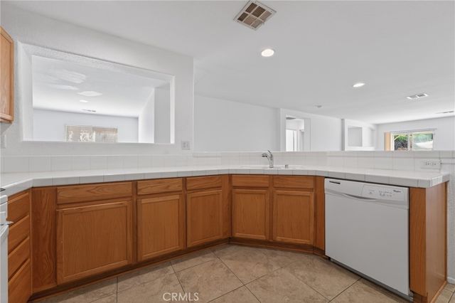 2804 Apolena, Palmdale, CA 93550
