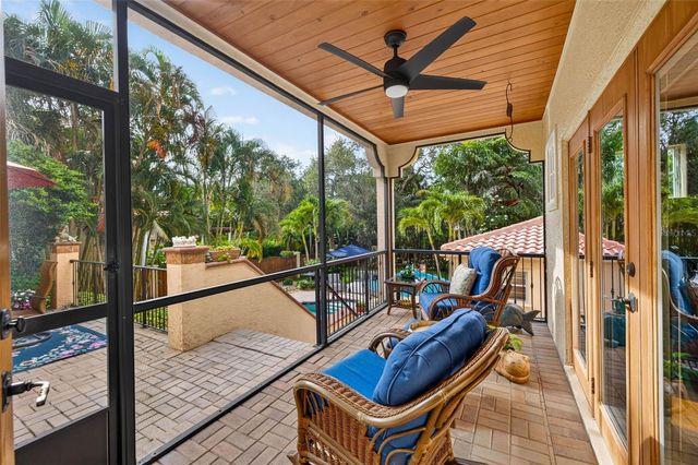 322 ROEBLING ROAD S, Belleair, FL 33756