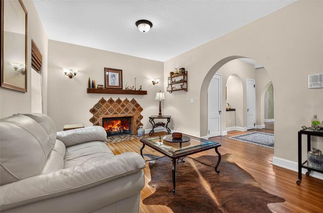 322 ROEBLING ROAD S, Belleair, FL 33756