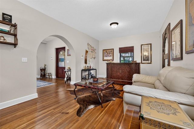 322 ROEBLING ROAD S, Belleair, FL 33756