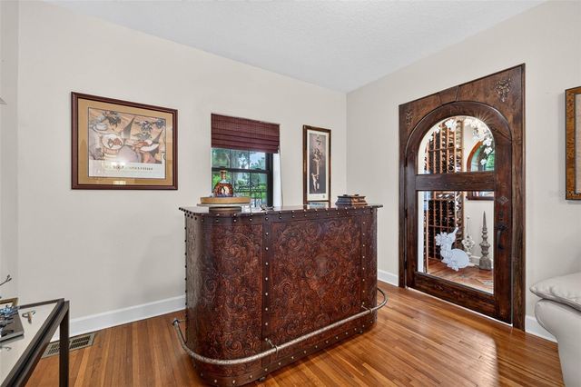 322 ROEBLING ROAD S, Belleair, FL 33756