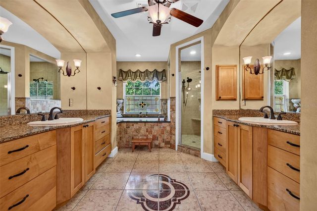 322 ROEBLING ROAD S, Belleair, FL 33756